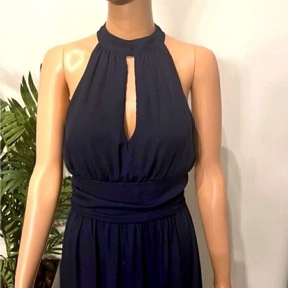 Venus Maxi Blue Navy Y89543-2-MTBL	KEY HOLE DETAIL DRESS - Dress size 2 - Picture 4 of 13